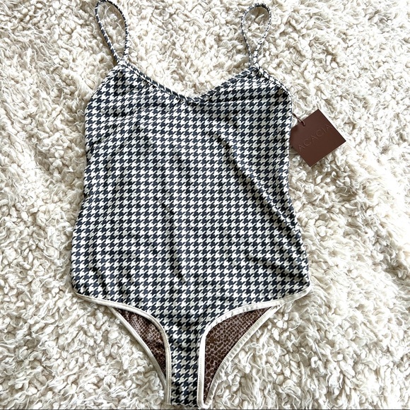 ACACIA Waikiki one piece in Houndstooth - Picture 5 of 8